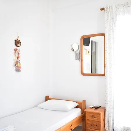 Blue Horizon بيت ضيافة إيوس خورا