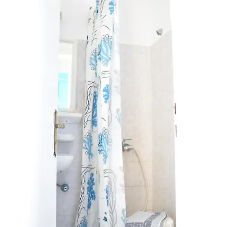 Blue Horizon إيوس خورا